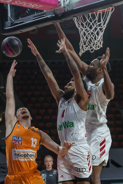 牵动的不只 牵动的不只