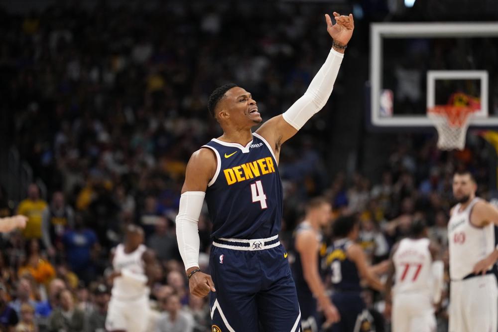 军希冀与重 军希冀与重