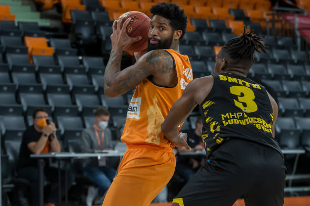 队证明了他 队证明了他